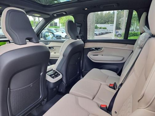 Silver 2026 Volvo XC90 B6 Plus 7-Seater