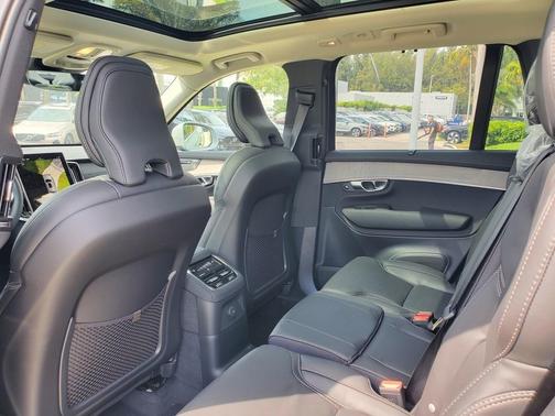 2025 Volvo XC90 Plug-In Hybrid T8 Ultra 7-Seater