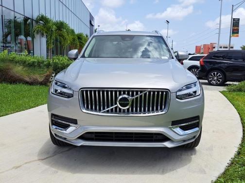 2024 Volvo XC90 B5 Core Bright Theme