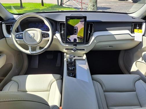 2026 Volvo XC60 B5 Ultra