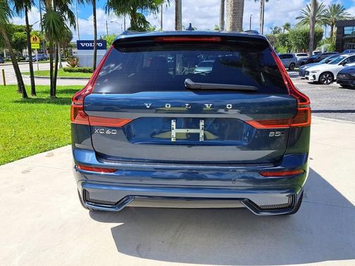 2026 Volvo XC60 B5 Ultra