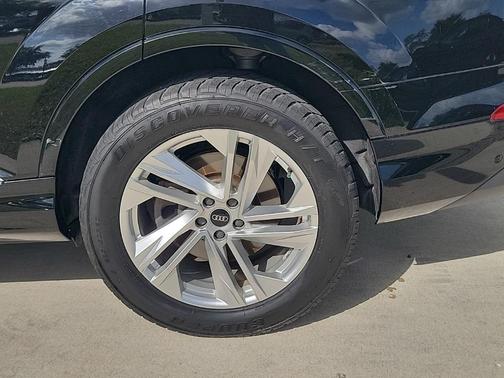 2021 Audi Q7 45 Premium Plus