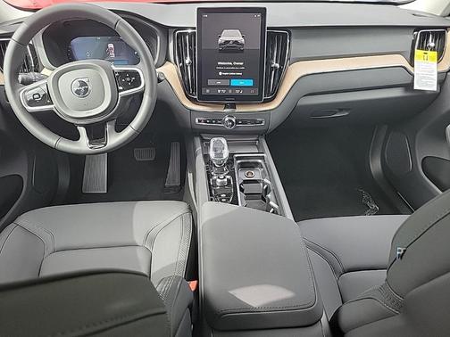 2026 Volvo XC60 B5 Plus