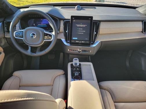 2026 Volvo XC90 B6 Ultra 7-Seater