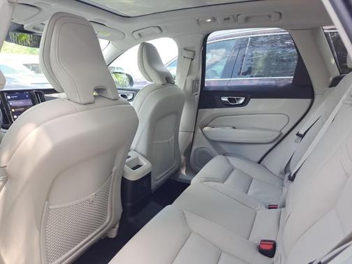 2025 Volvo XC60 Plug-In Hybrid T8 Ultra