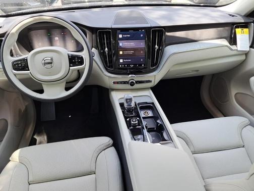 2025 Volvo XC60 Plug-In Hybrid T8 Ultra