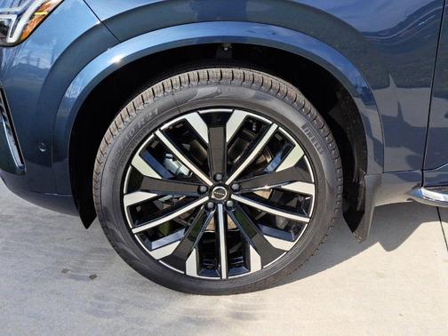 2026 Volvo XC90 B6 Ultra Dark Theme 7-Seater