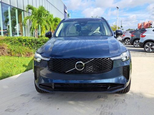 2026 Volvo XC90 B6 Ultra Dark Theme 7-Seater