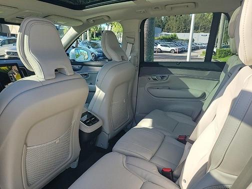 2026 Volvo XC90 B6 Ultra 7-Seater