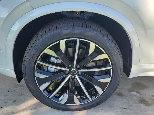 2026 Volvo XC90 B6 Ultra 7-Seater