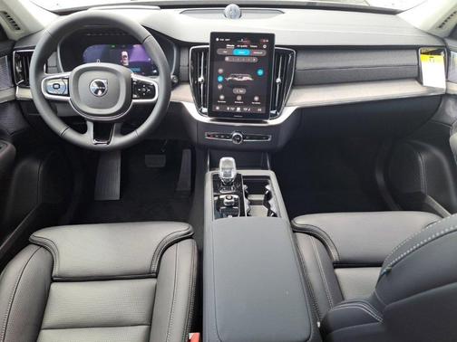 2025 Volvo XC90 B6 Ultra