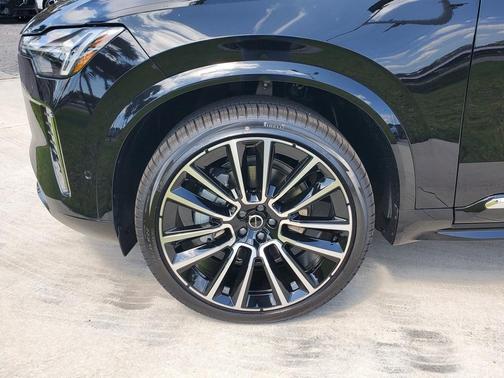 2025 Volvo XC90 B6 Ultra