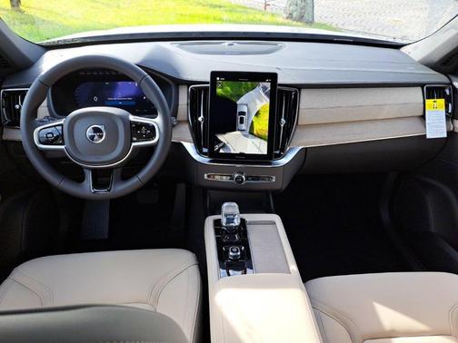 2026 Volvo XC90 B6 Plus 7-Seater