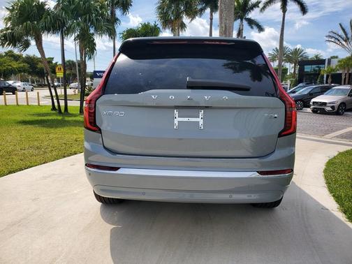 2025 Volvo XC90 Plug-In Hybrid T8 Ultra 6-Seater
