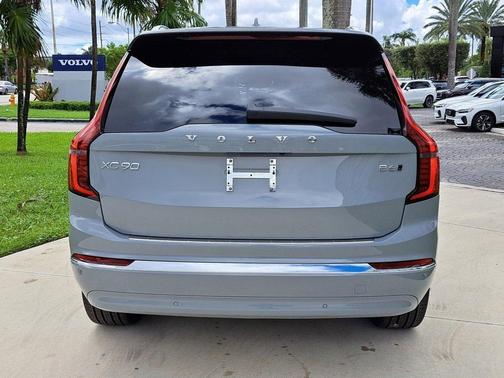 2026 Volvo XC90 B6 Plus 7-Seater