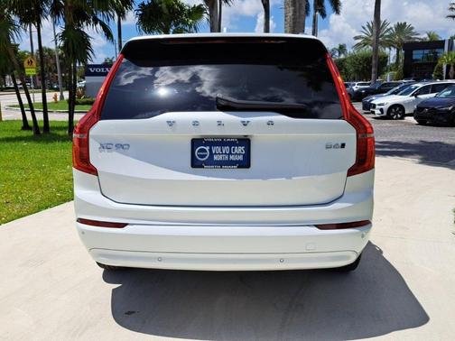 2023 Volvo XC90 B6 Core