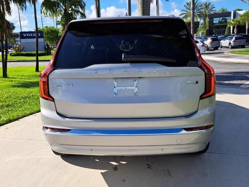 2025 Volvo XC90 B6 Plus 7-Seater