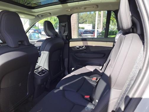 2025 Volvo XC90 B6 Plus 7-Seater