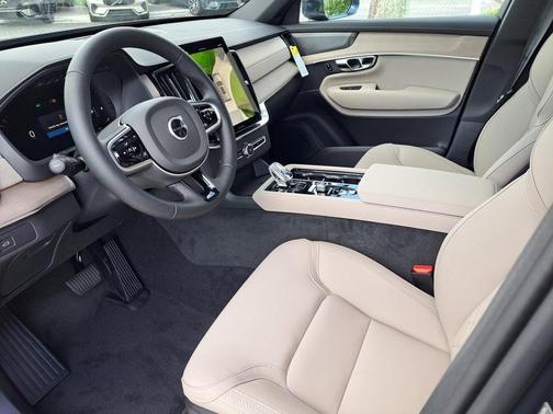 2026 Volvo XC90 B6 Plus 7-Seater