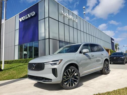 2025 Volvo XC90 Plug-In Hybrid T8 Plus 7-Seater