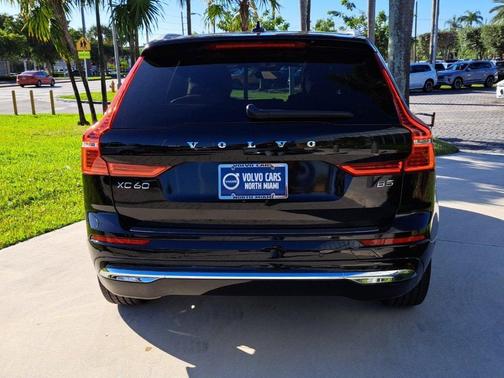 2022 Volvo XC60 B5 Inscription