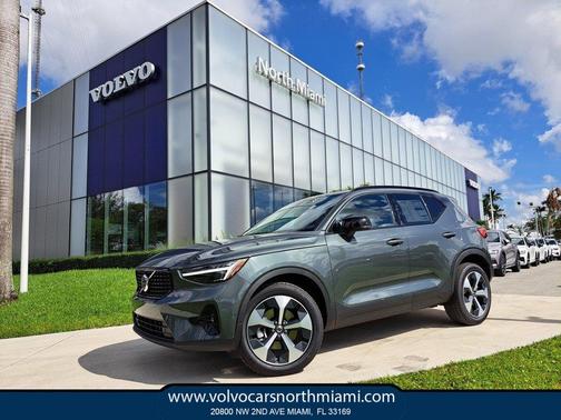 2026 Volvo XC40 B4 Plus