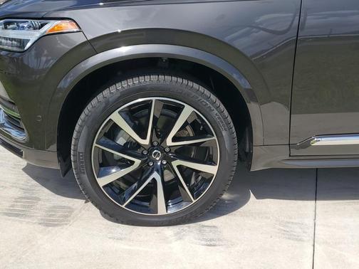 2024 Volvo XC90 B6 Ultimate Bright Theme 7-Seater
