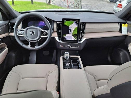 2026 Volvo XC90 B6 Plus 7-Seater