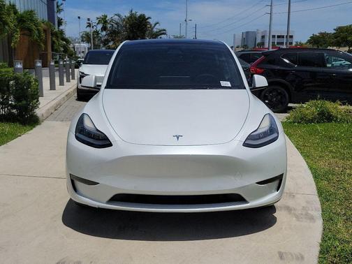 Pearl White Multi 2021 Tesla Model Y Standard Range