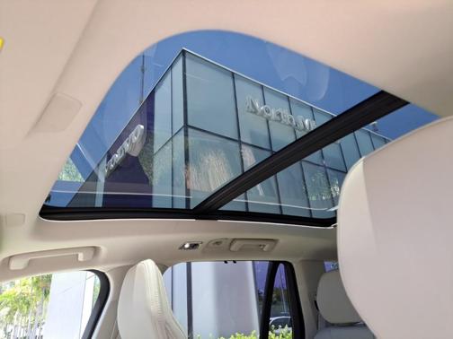 2022 Volvo XC90 T6 Inscription 6 Passenger