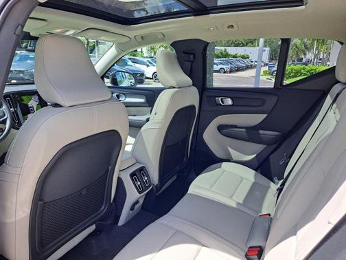 2026 Volvo XC40 B5 Plus