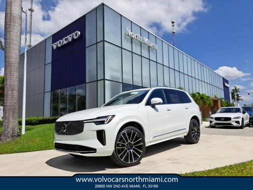2025 Volvo XC90 B6 Ultra