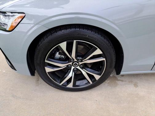 2025 Volvo S60 B5 Core