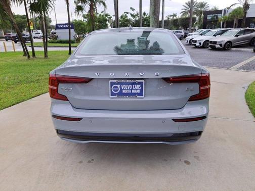 2025 Volvo S60 B5 Core