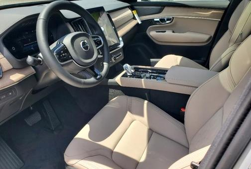 2025 Volvo XC90 Plug-In Hybrid T8 Plus 7-Seater