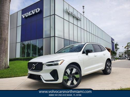 2025 Volvo XC60 Plug-In Hybrid T8 Plus