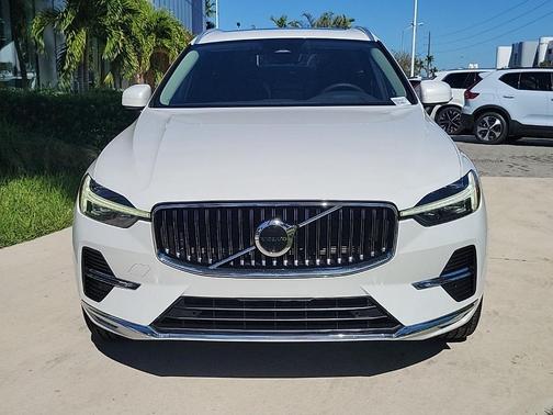 2023 Volvo XC60 B5 Plus Bright Theme