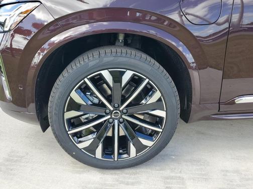 2025 Volvo XC90 Plug-In Hybrid T8 Ultra 7-Seater