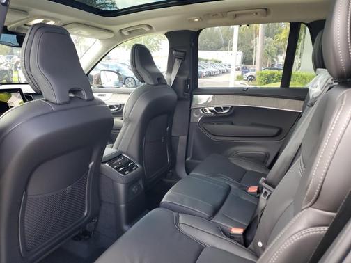 2025 Volvo XC90 Plug-In Hybrid T8 Ultra 7-Seater