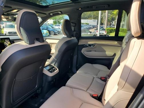 2025 Volvo XC90 Plug-In Hybrid T8 Plus 7-Seater