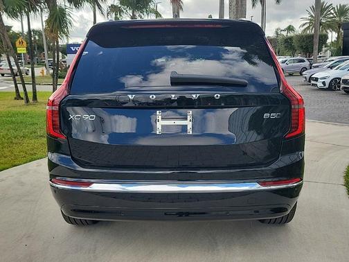 2026 Volvo XC90 B5 Core