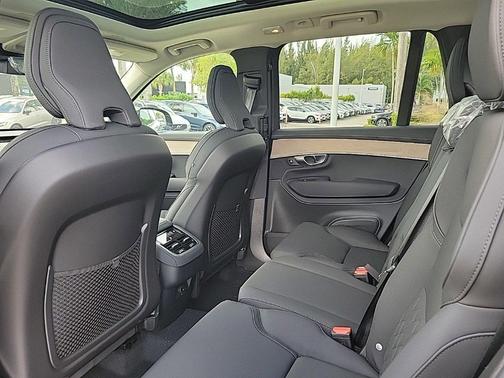 2026 Volvo XC90 B5 Core