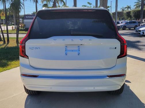 2026 Volvo XC90 B6 Ultra 7-Seater
