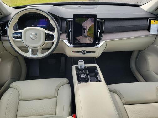 Crystal White Pearl 2026 Volvo XC90 B6 Ultra 7-Seater