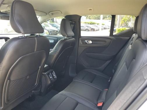 2023 Volvo XC40 B5 Core