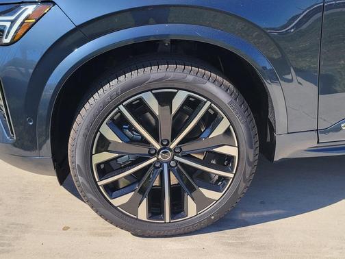 2026 Volvo XC90 B5 Core