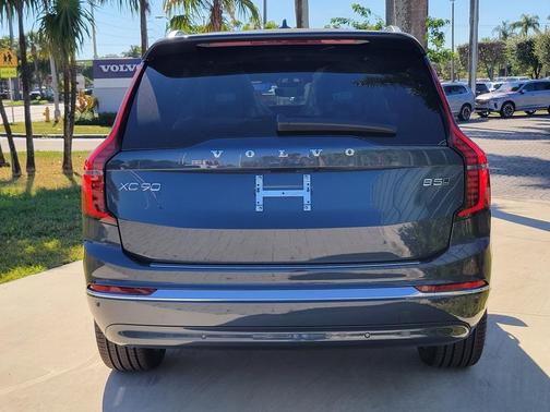 2026 Volvo XC90 B5 Core