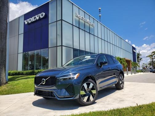 2025 Volvo XC60 Plug-In Hybrid T8 Plus