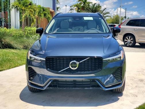 2025 Volvo XC60 Plug-In Hybrid T8 Plus