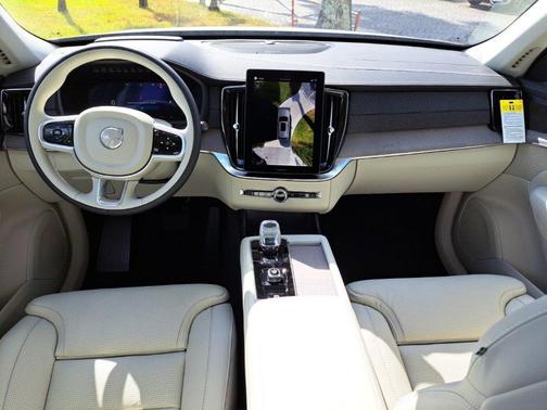 2026 Volvo XC90 B6 Ultra 7-Seater